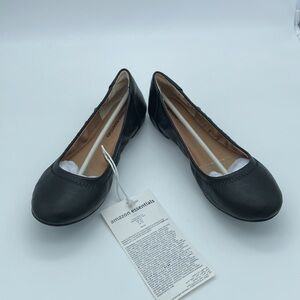 NWT AMAZON ESSENTIALS BLACK BALLET FLATS